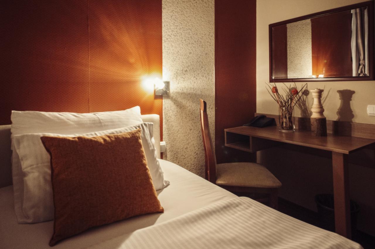 Hotel Bell Лесковац Екстер'єр фото